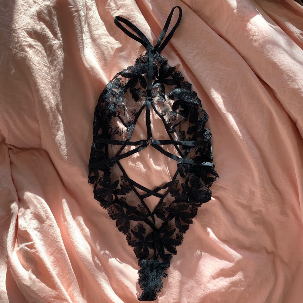 victoria secret lace lingerie